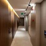 Ξενοδοχείο Bolt Boutique 4*