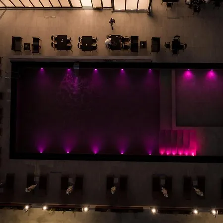Bolt Boutique فندق