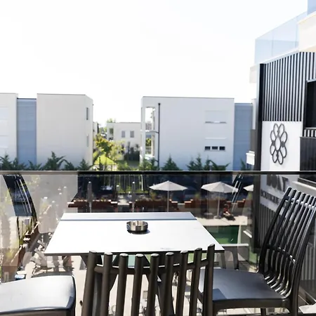 Bolt Boutique فندق 4*