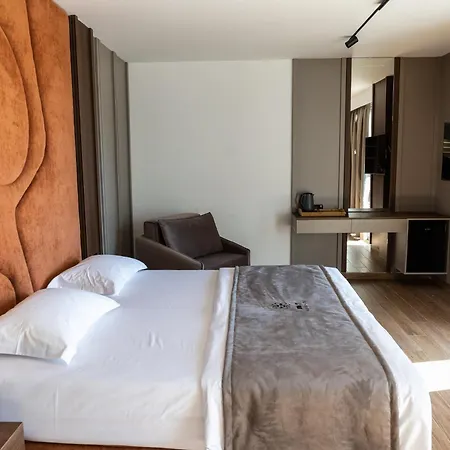 Bolt Boutique Lezha