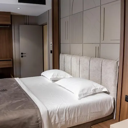 Bolt Boutique 4*