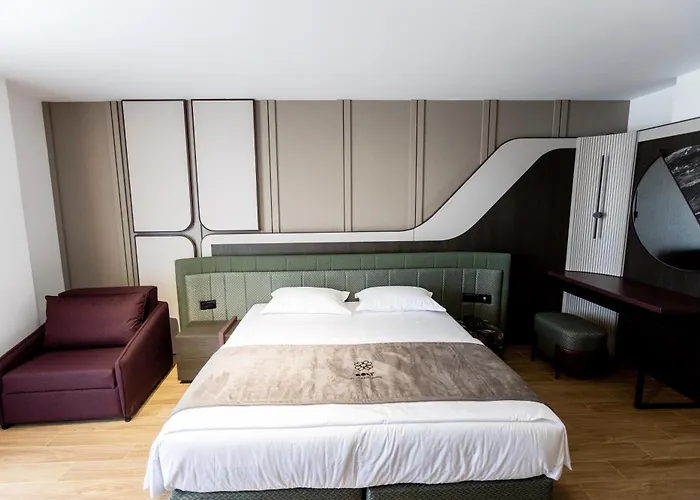 Bolt Boutique ホテル 4*