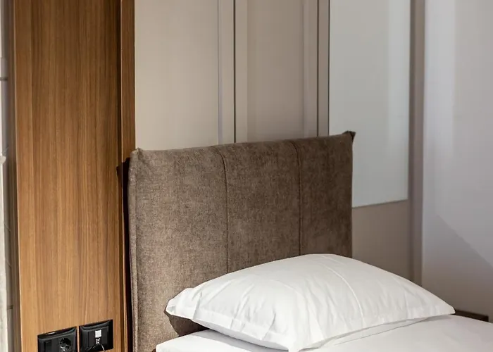 Bolt Boutique ホテル 4*