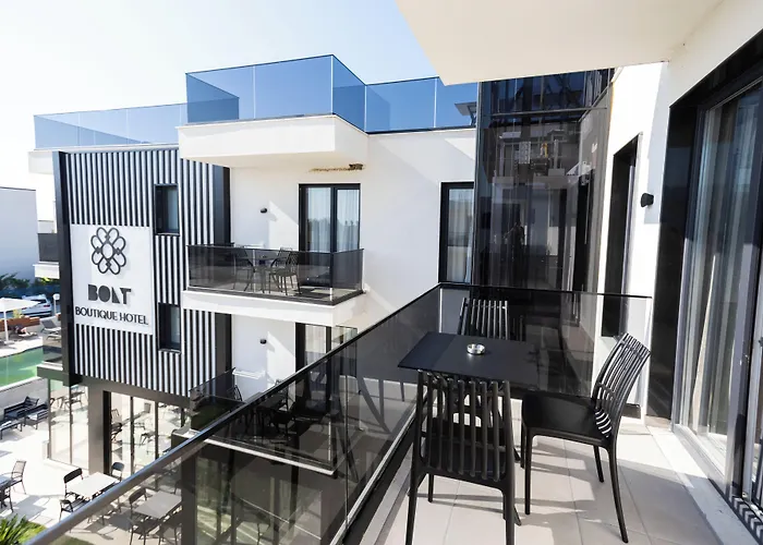 מלון Bolt Boutique 4*